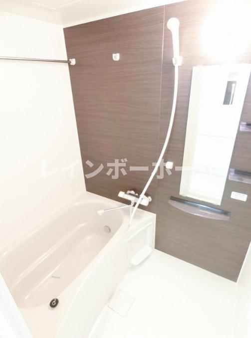 バス・シャワールーム　落ち着いた空間のお風呂です