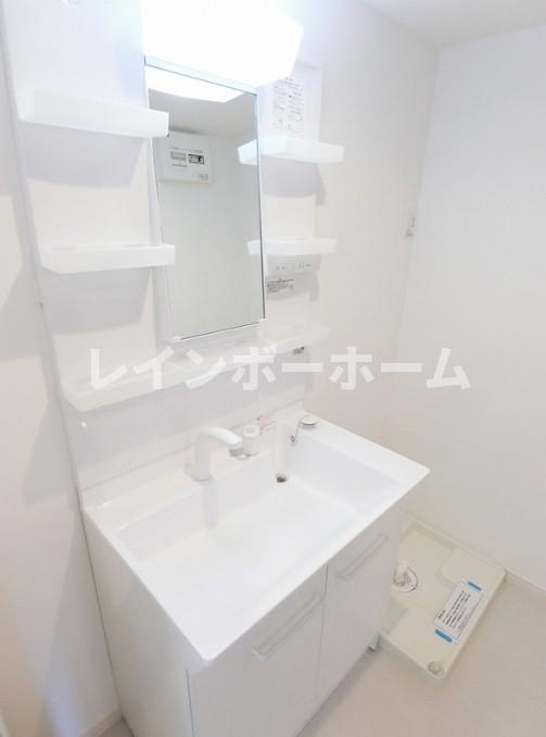 洗面設備　使いやすい洗面所です