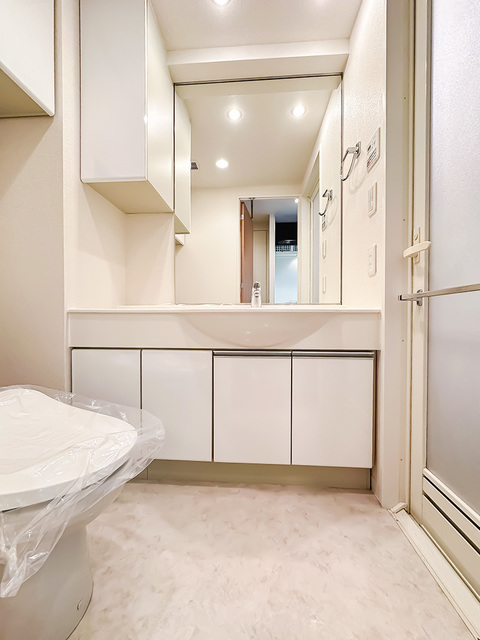 洗面設備　※写真は同タイプ住戸です。