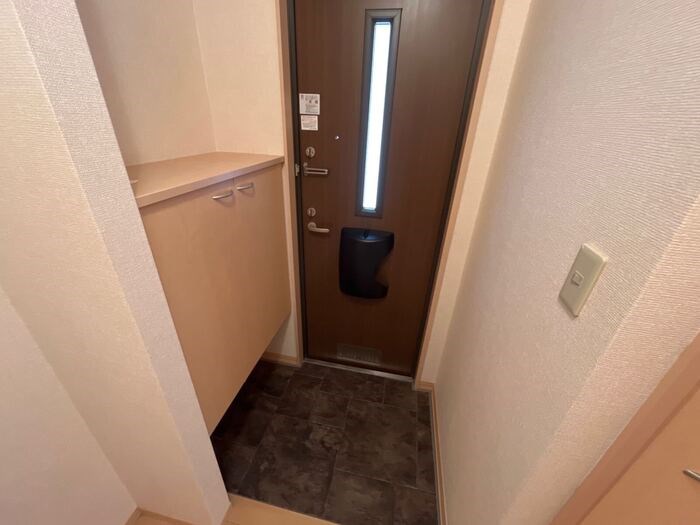 玄関　※別部屋参考写真※