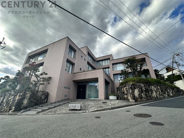 建物外観　TVモニター付きオートロック完備☆