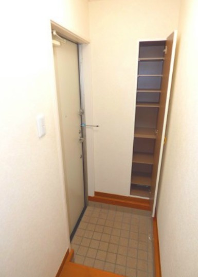 玄関　※同施工別物件