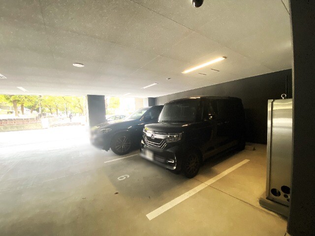 駐車場　敷地内駐車場ございます！