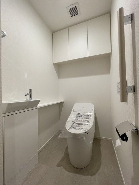 トイレ　※写真は同タイプ住戸です。