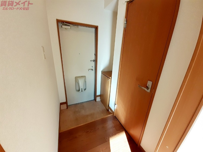 玄関　別部屋参考写真です