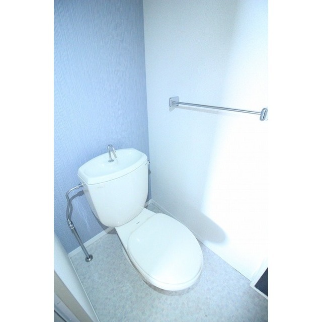 トイレ　※写真は同タイプ別部屋