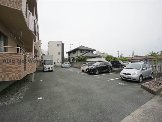 駐車場　駐車場