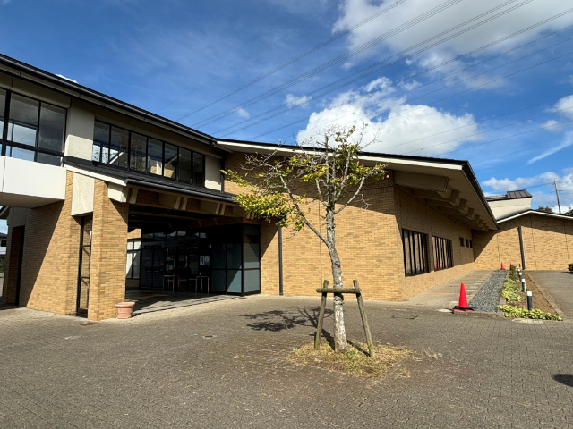 図書館　佐倉市立佐倉南図書館（図書館）まで2000m
