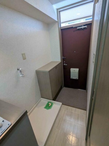 玄関　※別部屋参考写真