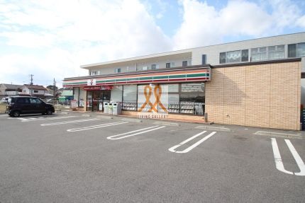 コンビニ　セブンイレブン郡山安積町長久保店（コンビニ）まで160m