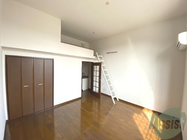 居室・リビング　８帖のお部屋です。明るいお部屋で気持ちが良いですね。