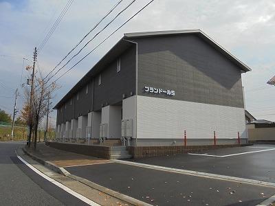建物外観　加東市の新築の1K！