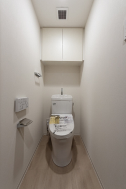 トイレ　※写真は同タイプ住戸です。