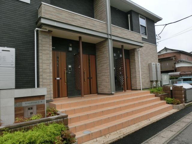 エントランス　お部屋へはこちらから