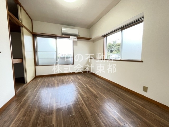 居室・リビング　南東向きの２面採光♪明るく風通しのよいお部屋です☆