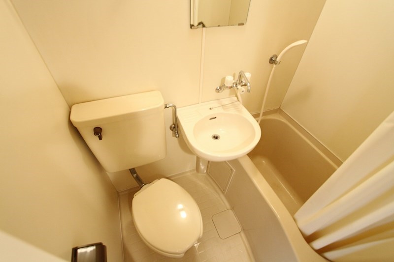 バス・シャワールーム　同アパート別部屋参考写真