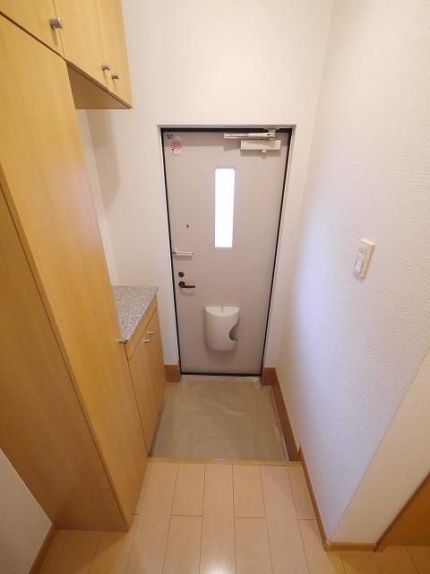 玄関　★シューズボックス付き玄関スペース★