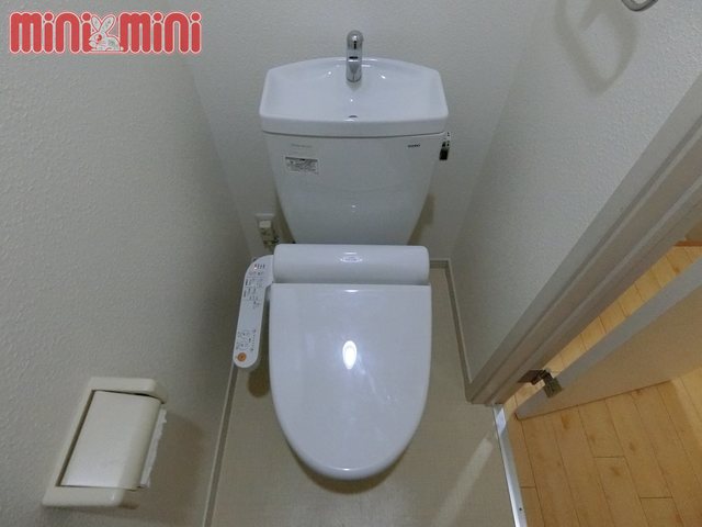 トイレ　ウォシュレット付きです。