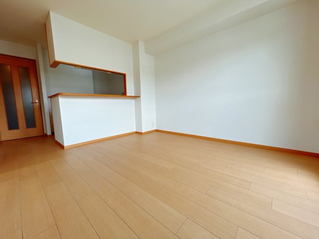居室・リビング　南向き☆開放感のある室内です☆