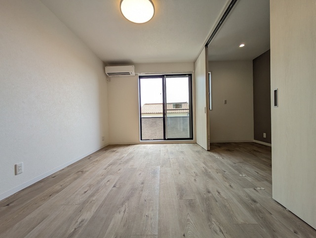 居室・リビング　建築工事中です
