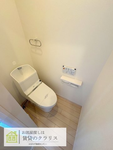 久世殿城町リノベ貸家のトイレ写真
