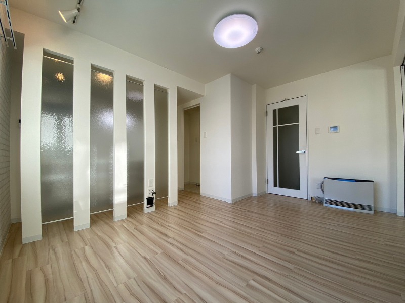 居室・リビング　広くてキレイなお部屋が広がっていて、充実した生活が送れそう。