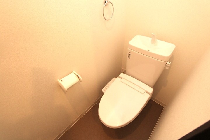 ジーメゾン渚元町クレサスのトイレ写真