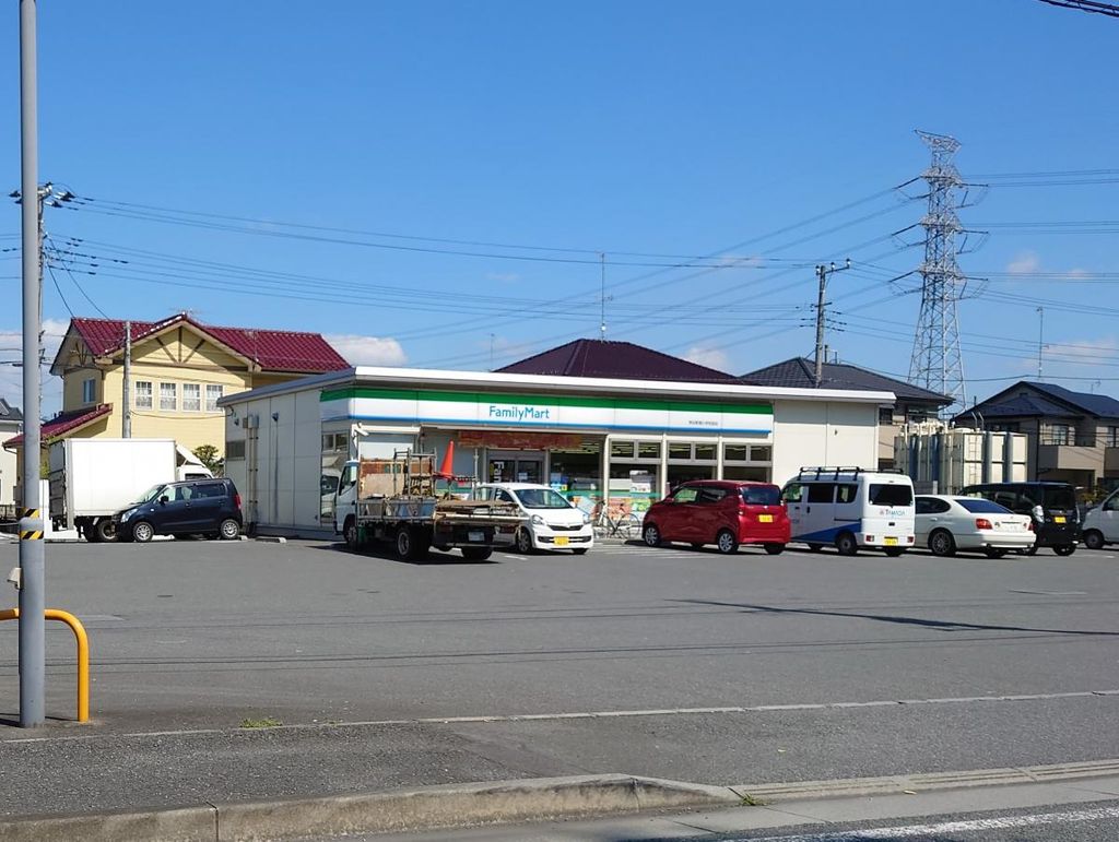 コンビニ　ファミリーマート 熊谷新堀小学校前店（コンビニ）まで730m