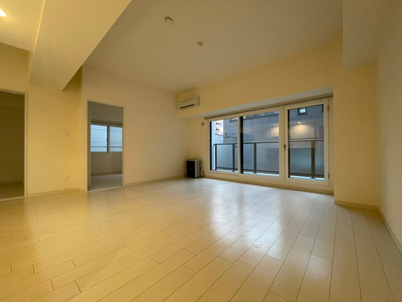 居室・リビング　広くてキレイなお部屋が広がっていて、充実した生活が送れそう。