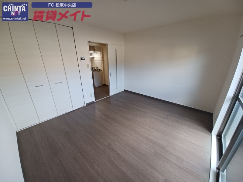 居室・リビング　別部屋反転参考写真