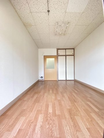 居室・リビング　ゆったり過ごせる居間です