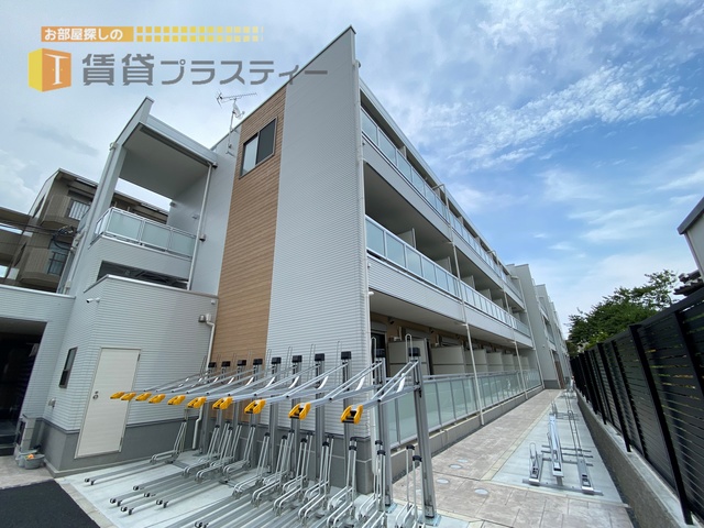 建物外観　オートロック完・防犯カメラ完備、ネット無料のあのシリーズ。
