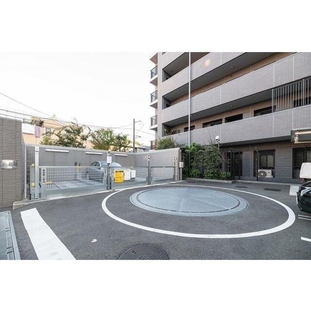 駐車場　空き状況はお問い合わせください