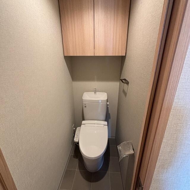 トイレ　※写真は同タイプ住戸です。