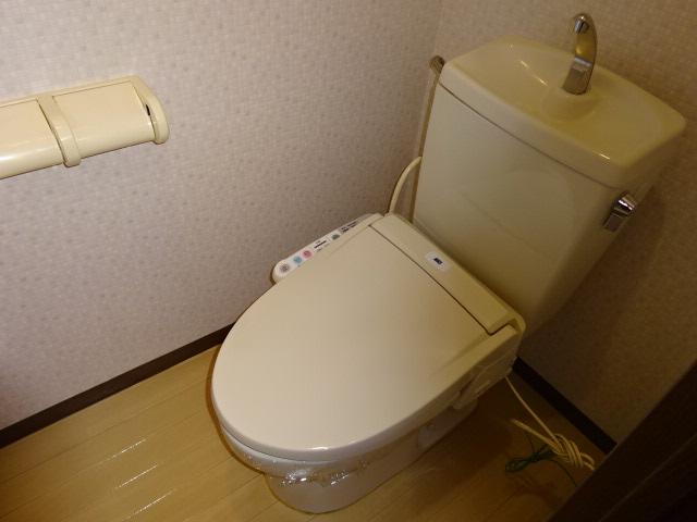 トイレ　シャワー付トイレ