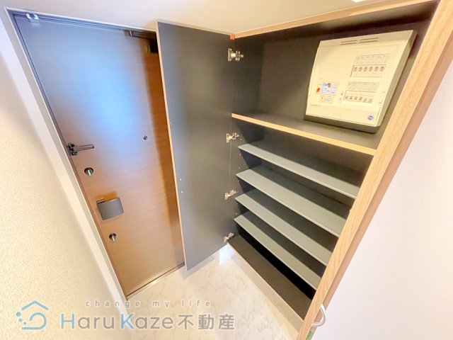 地下鉄桜通線 瑞穂区役所駅 徒歩1分 13階建 築3年の玄関写真