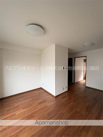 間宮ビルの居間写真