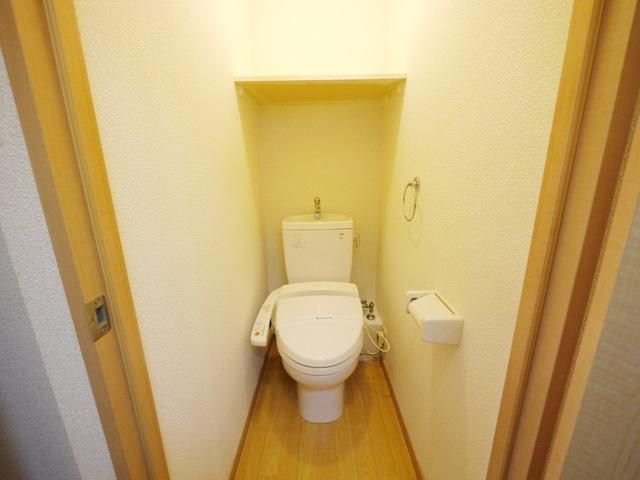 レオパレスK&Hのトイレ写真