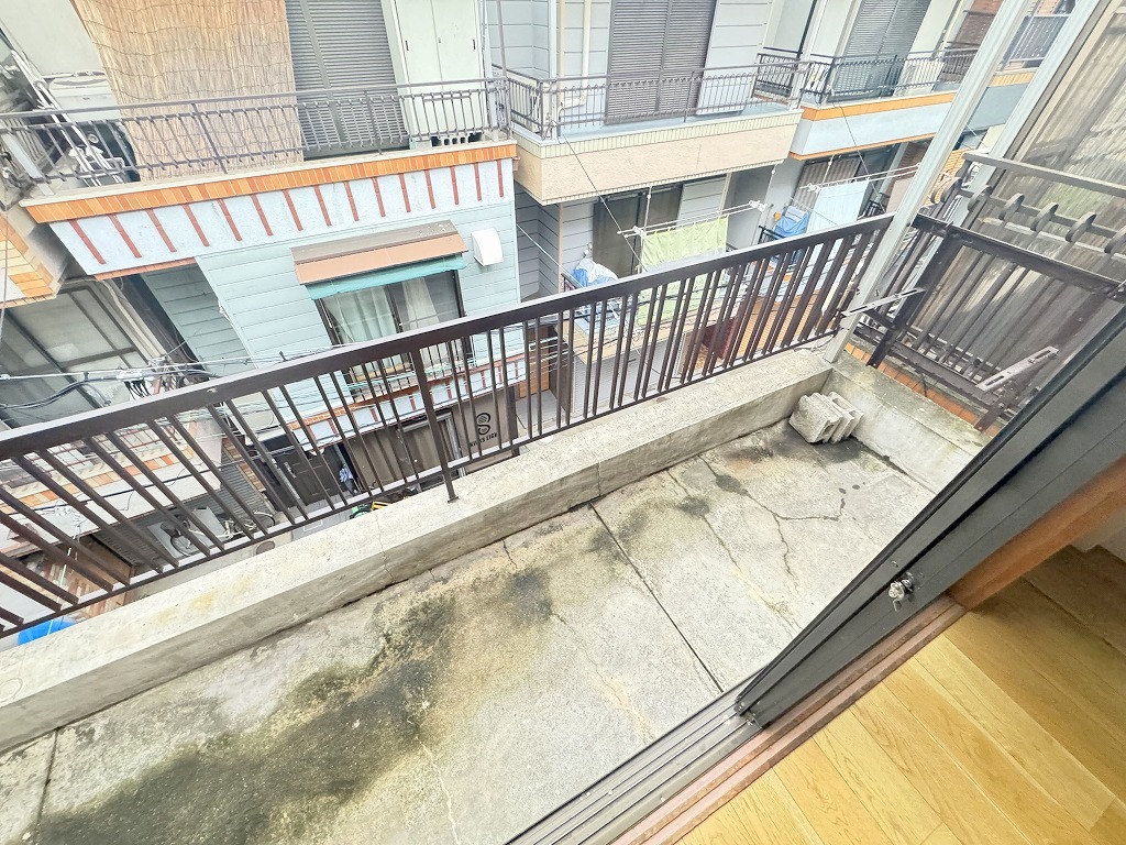 近鉄奈良線 八戸ノ里駅 徒歩12分 3階建 築43年の内装写真