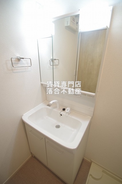 洗面設備　使いやすい独立洗面台♪
