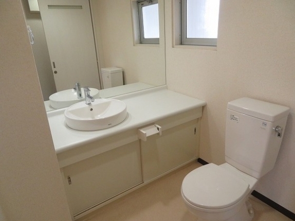 トイレ　シンプルで使いやすいトイレです