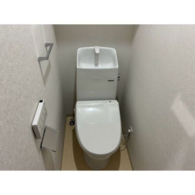 阪神本線 尼崎センタープール前駅 徒歩8分 3階建 新築のトイレ写真