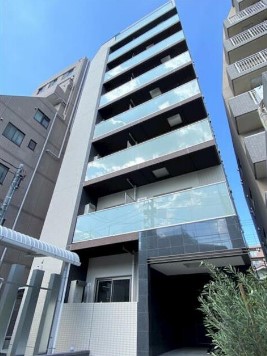 建物外観　鉄筋コンクリート造のがっちりとした建物。