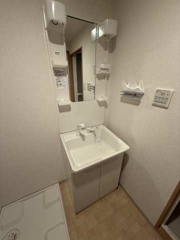 洗面設備　他号室　同施工参考写真