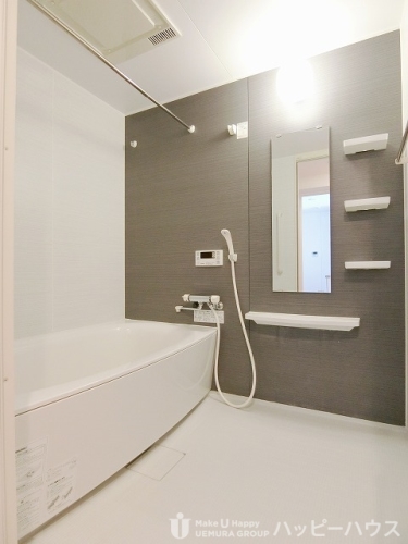 バス・シャワールーム　同マンションの１号室のお部屋の写真になります。現状を優先とし