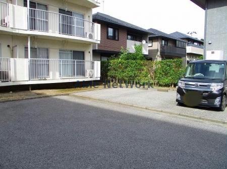 駐車場　駐車場