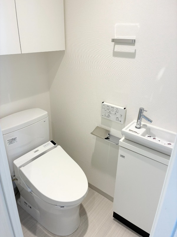東京メトロ千代田線 湯島駅 徒歩2分 11階建 築7年のトイレ写真