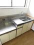 キッチン　明るいキッチン。