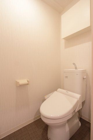 トイレ　メゾン　ユーキ　　豊島区南大塚１