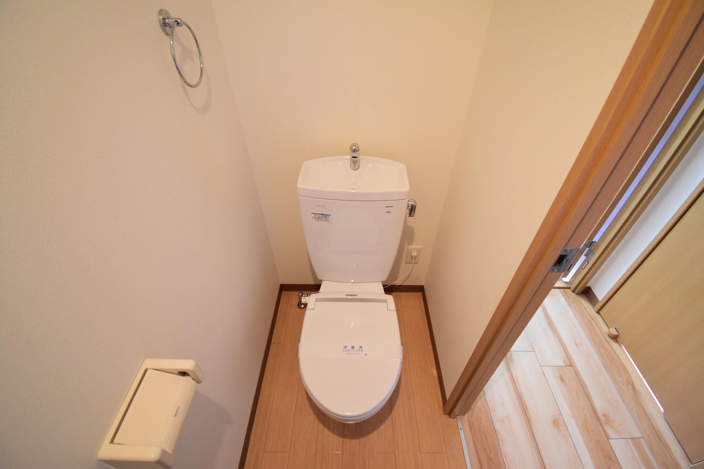 トイレ　暖房便座付きのトイレです☆（同仕様写真）